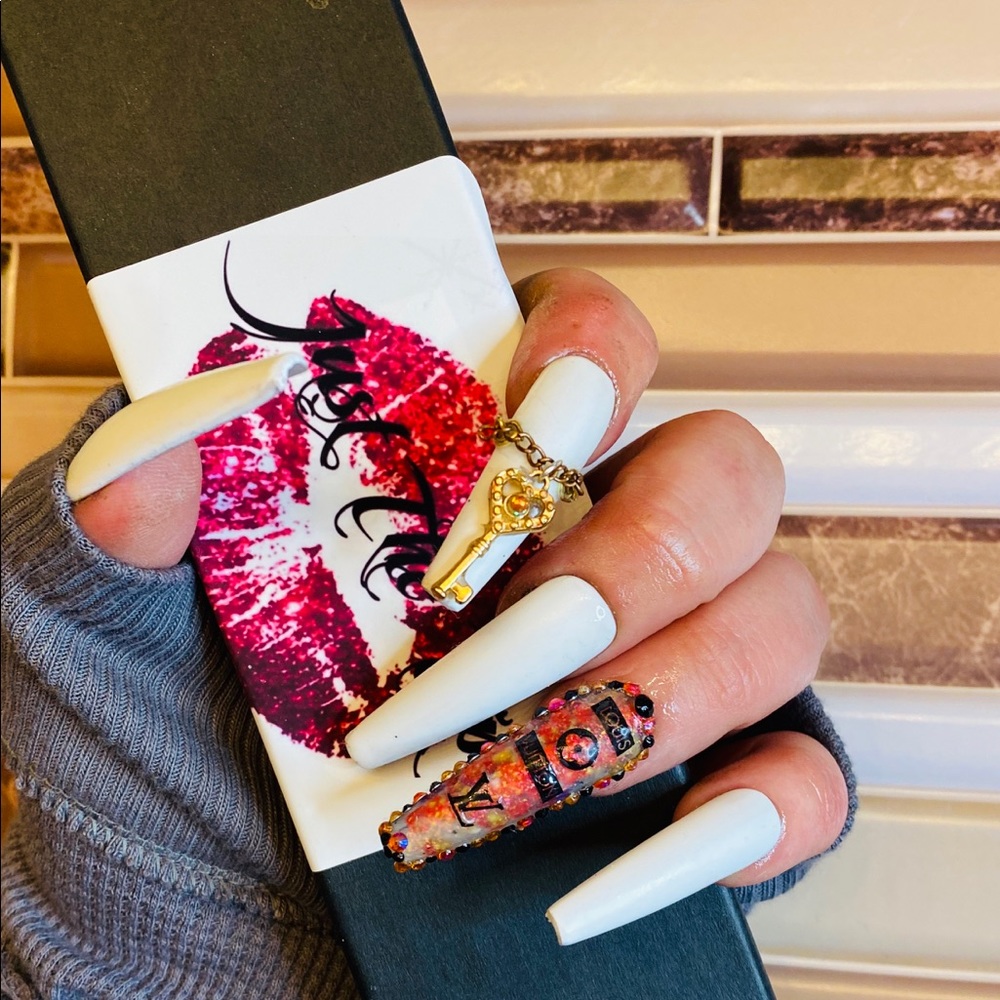 Press on nails - Picture 5 of 5
